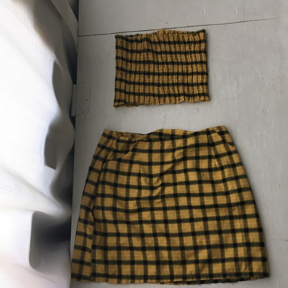 Crop top and skirt - Picture 2 of 4